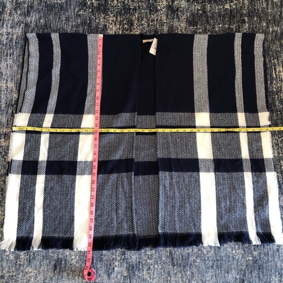 HP! Loft Open Poncho in Navy & Winter White NWT Size Small - Picture 6 of 8